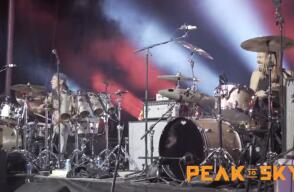 338540_BLU Radio // 'Peak to Sky' // Foto: Facebook