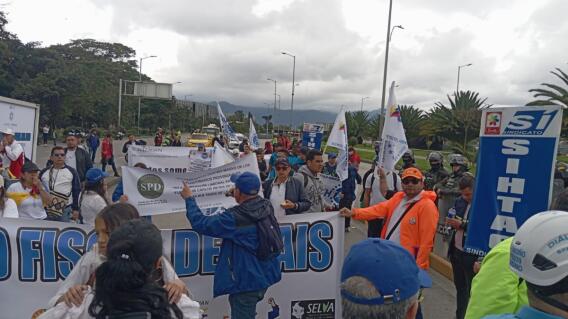 ¿Por qué hay protestas hoy en la calle 26 en Bogotá? Decisión de la Dian tiene que ver