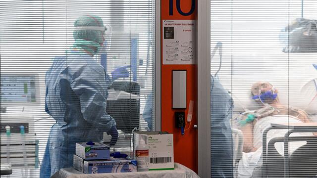 UCI de hospitales en Italia parecen campos de guerra contra un enemigo invisible: el coronavirus 