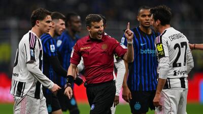 Juventus perdió 3-2 con Inter de Milán en la Serie A y al final del juego criticaron la actuación del árbitro. 
