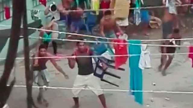 Violento motín en cárcel de Riohacha deja tres internos y un guardia del Inpec heridos