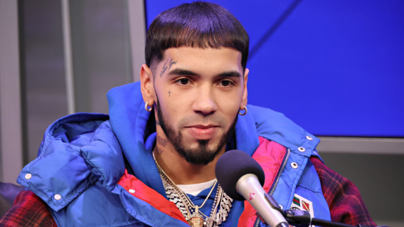 Anuel AA envuelto en rumores con la colombiana Melissa Vallecilla. Anuel AA envuelto en rumores con la colombiana Melissa Vallecilla.