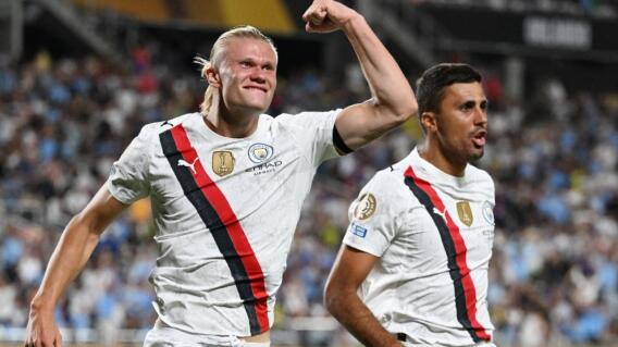 Erling Haaland (izq.) es una de las figuras del Manchester City. 