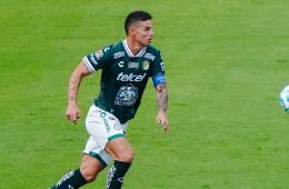James Rodríguez en acción de juego con León frente a Querétaro por el Apertura MX. 
