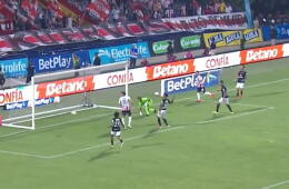 Francisco Fydriszewski y el gol que erró con Junior vs. Internacional de Bogotá.