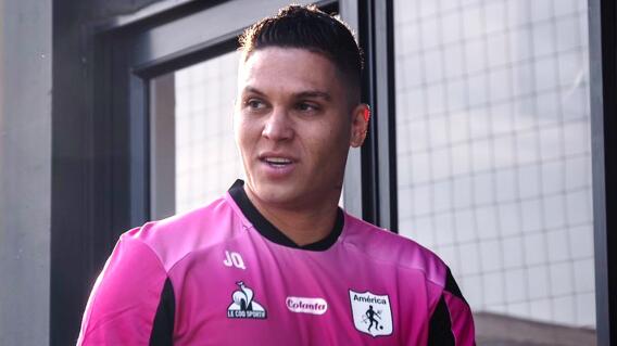 Juan Fernando Quintero llegó al América y camisetas falsas se equivocaron con su número.jpg Juan Fernando Quintero llegó al América y camisetas falsas se equivocaron con su número.jpg
