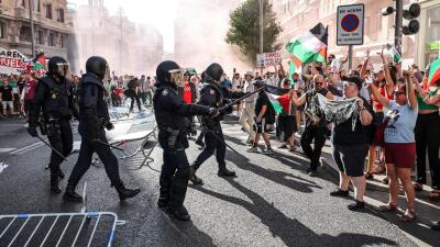 Protestas y caos en la etapa 21 de la Vuelta a España 2025 Protestas y caos en la etapa 21 de la Vuelta a España 2025