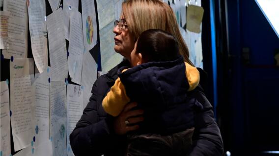 362490_Madre e hijo // Foto: Referencia AFP