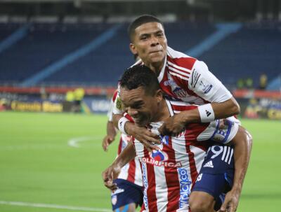 Carlos Bacca celebra gol con el Junior. Carlos Bacca celebra gol con el Junior.