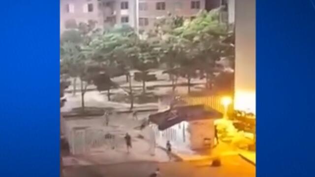 Residentes de urbanización de Barranquilla, desesperados por peleas diarias de jóvenes Residentes de urbanización de Barranquilla, desesperados por peleas diarias de jóvenes