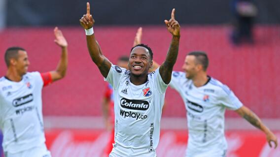 Ever Valencia celebra gol con el Medellín. Ever Valencia celebra gol con el Medellín.
