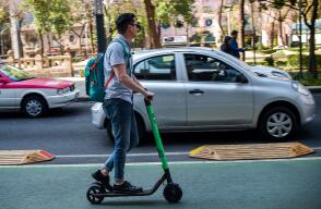 332945_BLU Radio // Patinetas eléctricas // Foto: AFP