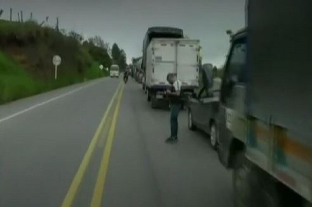 Por el paro nacional, comunidades indígenas bloquearon tres puntos de la vía Panamericana