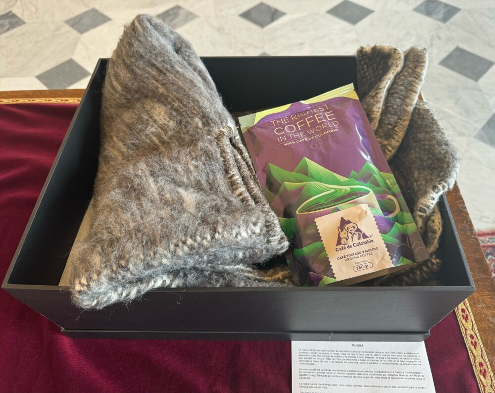 Regalos de Gustavo Petro al papa en su visita para hablar de la paz