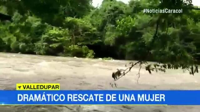 Se aferró a una rama: angustioso rescate de mujer arrastrada por río Guatapurí Se aferró a una rama: angustioso rescate de mujer arrastrada por río Guatapurí