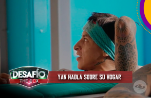 Yan habla con los integrantes de Beta sobre el lugar en el que vive.
