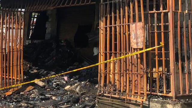 Incendio consumió una casa donde había tres niños y un adulto que se encontraba durmiendo