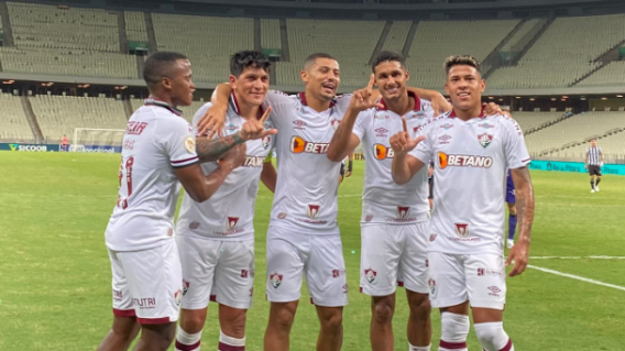 Jhon Arias (izq.) junto a sus compañeros de equipo en Fluminense. Jhon Arias (izq.) junto a sus compañeros de equipo en Fluminense.