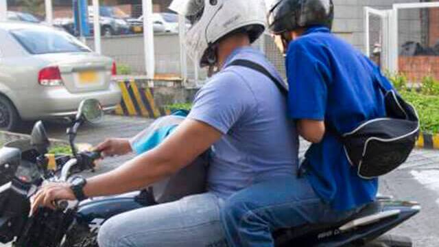 Restricción a parrilleros.