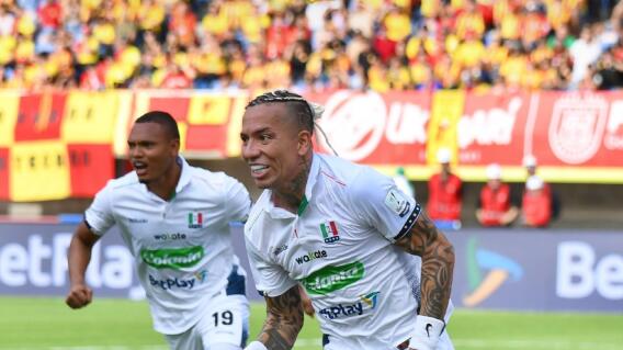 Dayro Moreno, autor de dos goles en la victoria 1-2 de Once Caldas sobre Pereira. Dayro Moreno, autor de dos goles en la victoria 1-2 de Once Caldas sobre Pereira.