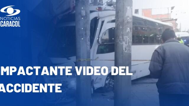 ¿Qué causó el impactante choque de un bus contra una moto y un poste en Ciudad Bolívar? ¿Qué causó el impactante choque de un bus contra una moto y un poste en Ciudad Bolívar?