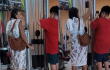 VIDEO: abuelita conmueve al acompañar a su nieto al gimnasio para apoyarlo