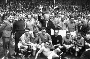 358187_Italia campeón del mundo 1938 / Foto: AFP
