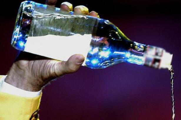 3531_BLU Radio. Licor. Foto: EFE