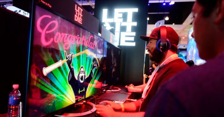 Twitch.tv, propiedad de Amazon, permite a su vez a los internautas difundir partes de videojuegos y entrar en contacto con editores del sector y anunciantes.