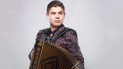 Alfredo Olivas, cantante de música regional mexicano