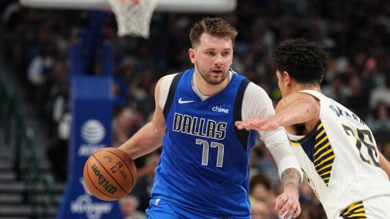 Luka Doncic, figura de Dallas Mavericks, en medio del partido contra Indiana Pacers, en la reciente jornada de la NBA Luka Doncic, figura de Dallas Mavericks, en medio del partido contra Indiana Pacers, en la reciente jornada de la NBA