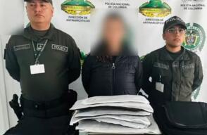 Mujeres capturadas con droga en el Aeropuerto de Bucaramanga