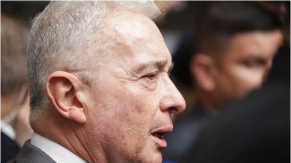 Álvaro Uribe Vélez Álvaro Uribe Vélez
