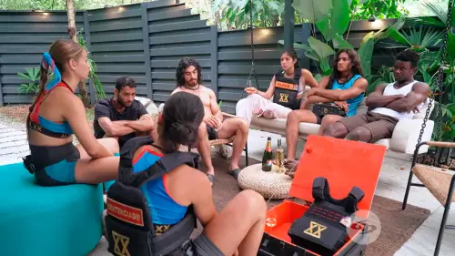 Beta entrega el chaleco de sentencia para una mujer