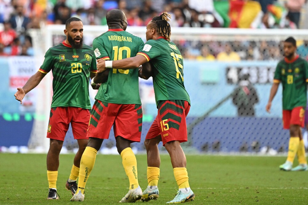 Celebración de Camerún, luego de su gol contra Serbia