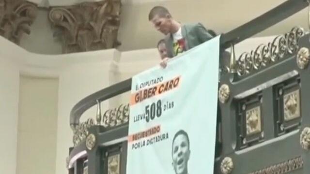 Dos diputados excarcelados en Venezuela regresaron a la Asamblea Nacional