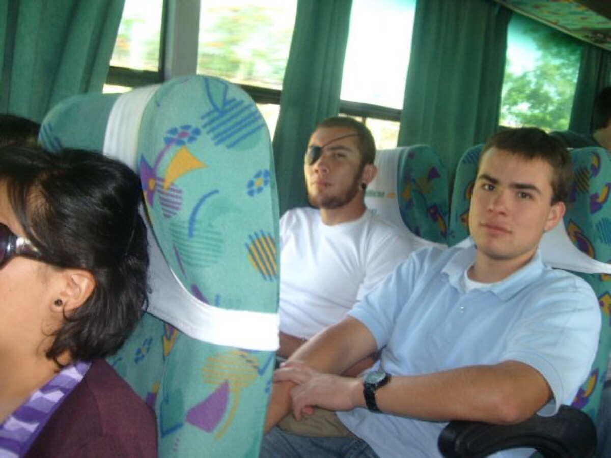 Andrés con David Niño, su mejor amigo de la universidad.