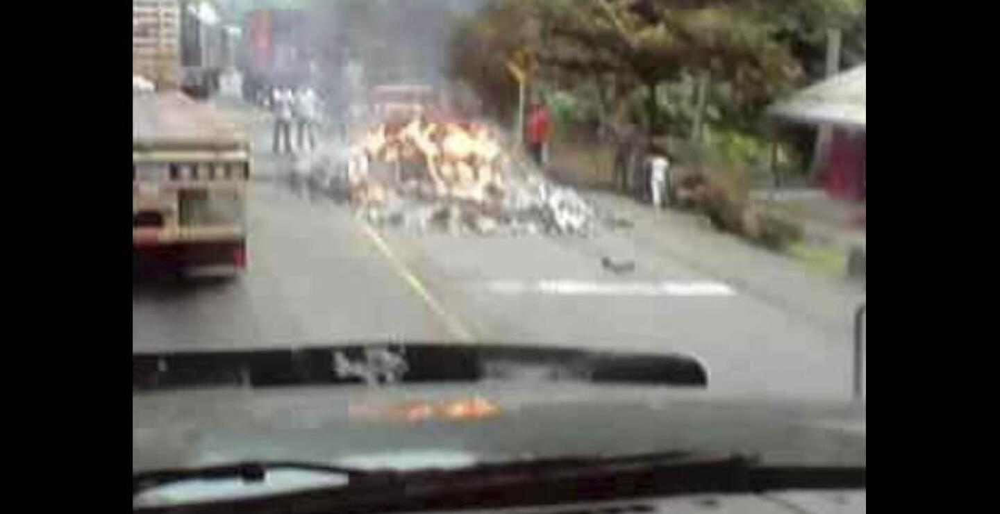 Vehículos quemados en Tarazá, Antioquia