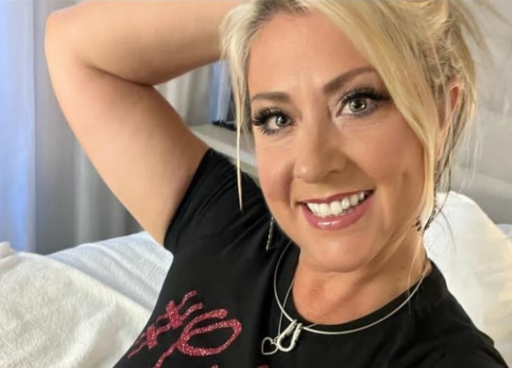 Mujer cristiana, éxito en OnlyFans, asegura que Dios le dio permiso para desnudarse | Virales