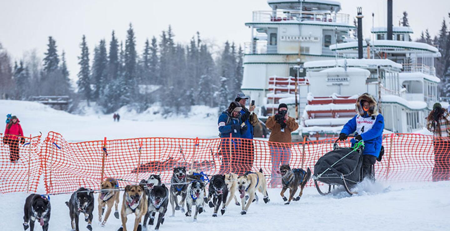 La primera edición de Iditarod tuvo lugar en 1973 y tuvo el carácter de entrenamiento. 