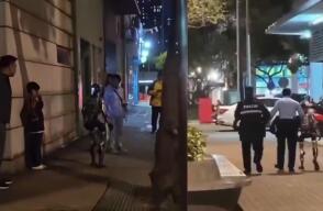 Robot causó que mujer fuera hospitalizada tras un susto cuando estaba en la calle: "Se sobresaltó"