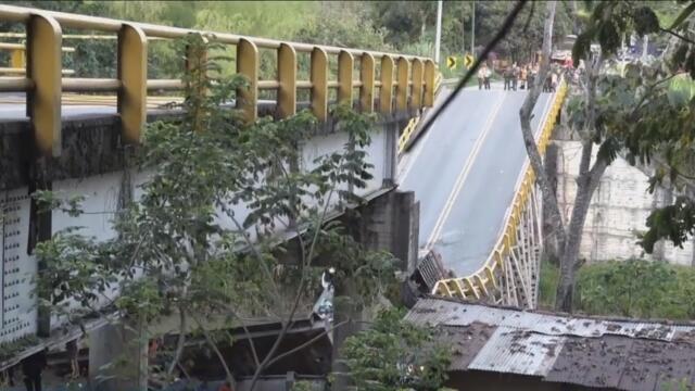 Afectados por caída de puente El Alambrado no creen que haya uno nuevo en 4 meses Afectados por caída de puente El Alambrado no creen que haya uno nuevo en 4 meses