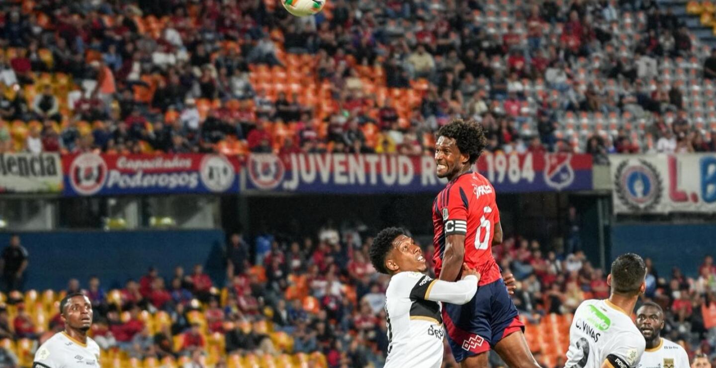 Acción de juego entre Medellín e Internacional de Bogotá por la quinta fecha de la Liga BetPlay I-2026.