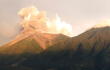 Volcán en Guatemala entra en su fase más crítica con expulsión de flujos de magma