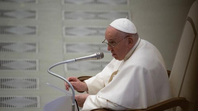 Papa Francisco reforzó las normas contra los abusos e incluyó a los laicos Papa Francisco reforzó las normas contra los abusos e incluyó a los laicos