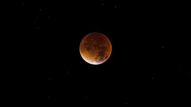 El eclipse de luna roja, que duró más de tres horas, también se vio en Colombia El eclipse de luna roja, que duró más de tres horas, también se vio en Colombia