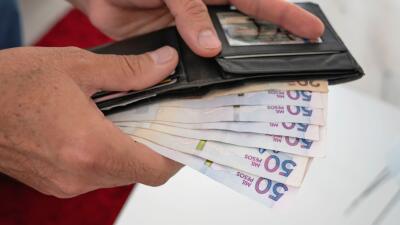 Conoce de cuánto es la multa por no portar documentos en la calle
