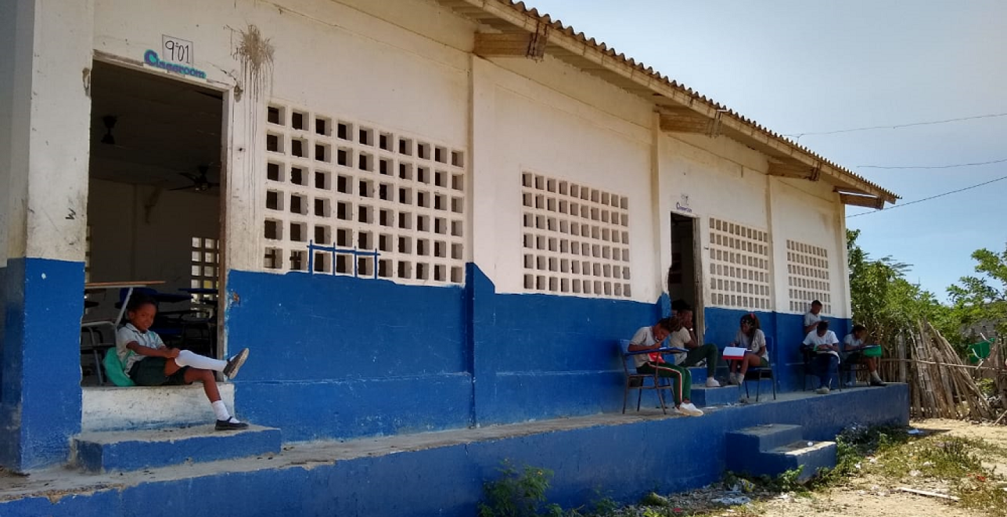 344021_BLU Radio conversó con los niños y habitantes de la zona. El Ministerio de Educación tiene conocimiento de la situación y ha buscado soluciones a la problemática.