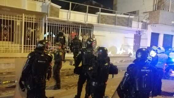 346990_BLU Radio// Esmad tuvo que intervenir en Soledad. Foto: BLU Radio