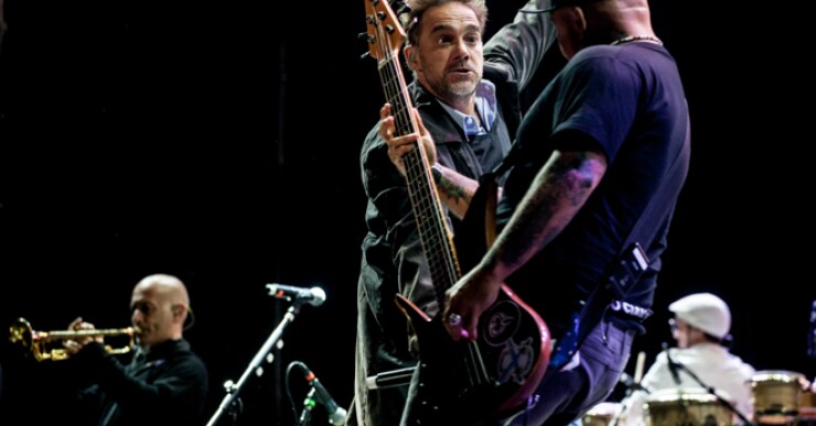303275_140405_losfabulososcadilacs_jjh_10.jpg